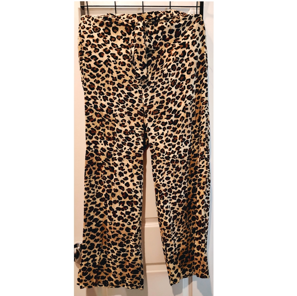NWOT LEOPARD PANTS